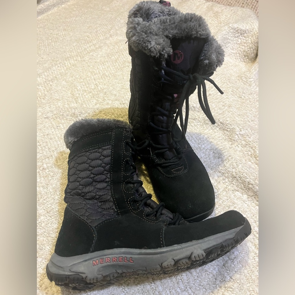 Merrell Black and gray fur winter boots women's size 6